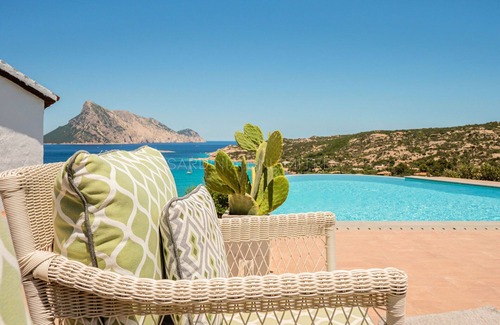 Tiriddo Villa | Villa White Elegance- SARDINIA UNLIMITED