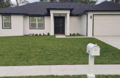 Terrace Park House | Villa White Rock in Tampa