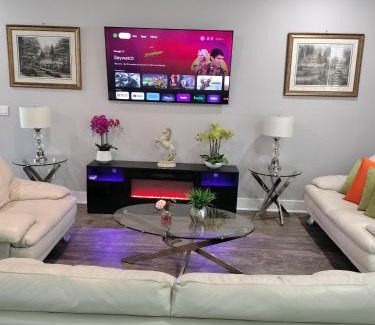 Terrace Park House | Villa White Rock in Tampa