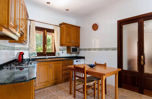 Lloret de Vistalegre Villa | Villa with pool, barbecue and terrace, perfect for families, YourHouse Es Pleto
