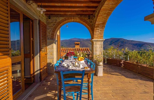 Castiglion Fiorentino Villa | Villa with pool and air conditioning