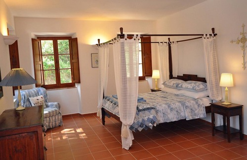 Penna San Giovanni Villa | Villa with a private pool, 6 bedrooms and wi-fi, 5 minutes walk to the village
