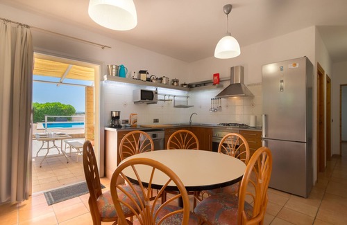 Santa Margalida Villa | Villa with detached house, air conditioning, wifi, garden, private swimming pool