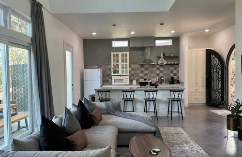 Hughes Park Lake Villa | Villa with easy access to Lake Travis