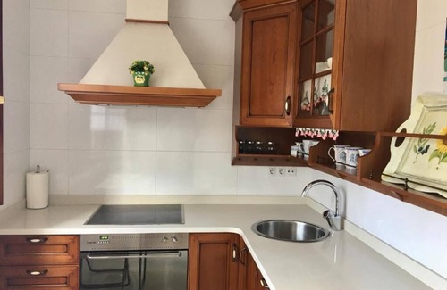 Santa Maria de Cayon Cottage | Villa with large garden next to the park Cabárceno
