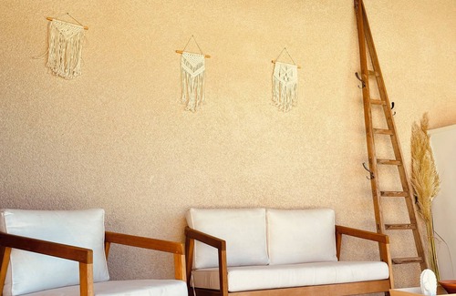 Saint Michel d'Euzet Villa | Villa with pool