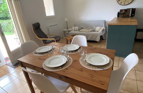 Saint-Palais-sur-Mer Villa | Villa with communal pool in St palais sur mer