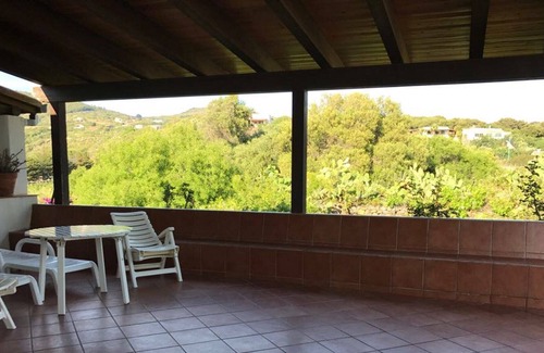 Ustica House | Villa with garden near the sea