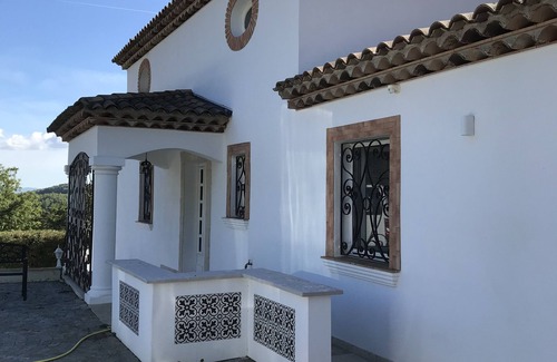 Flayosc Villa | Villa with heated pool and Jacuzzi between the sea and the Gorges du Verdon. PROM 1sem Aug-Sept