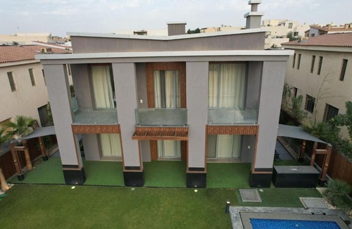 Sheikh Zayed City Apartment | villa with pool