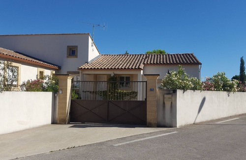 Blauzac Villa | Villa with pool near UZES, sleeps 5, 3 bedrooms, 1 bathroom, 1 shower room,