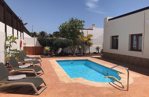 Caleta de Fuste Villa | Villa with Private Heated Pool
