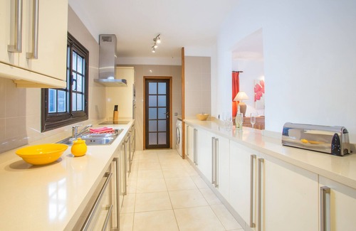 Costa Teguise Villa | Villa with Private Heated Pool overlooking the Ocean