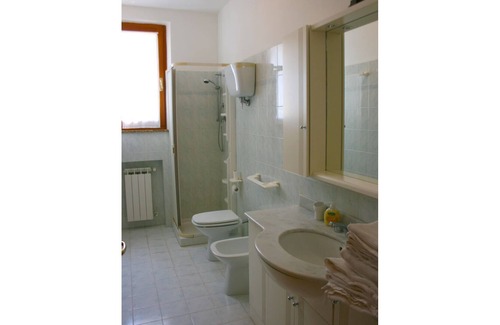 Santarello Villa | Villa with private pool and tennis court, in the hills between Lucignano and Sinalunga, on the borde