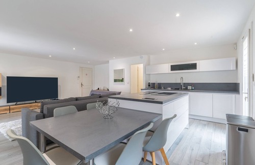 Gardanne Villa | Villa with private pool and jacuzzi, Wi-Fi and air conditioning
