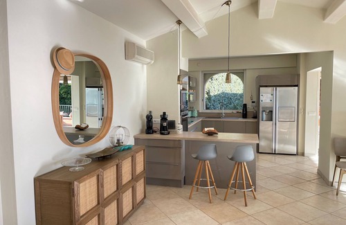Le Lavandou Villa | VILLA WITH SEA VIEW AND POOL 100M FROM THE BEACH