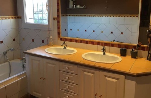Pont-Saint-Esprit Villa | Villa with swimming pool in PONT SAINT ESPRIT near the Gorges de l'Ardeche