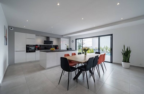 Clohars-Carnoet Villa | Villa with swimming pool, sea view, 200m from the beach