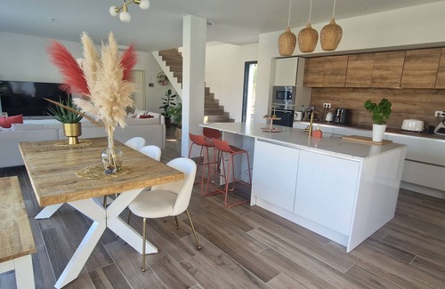 Ventabren House | Villa with swimming pool and boule court