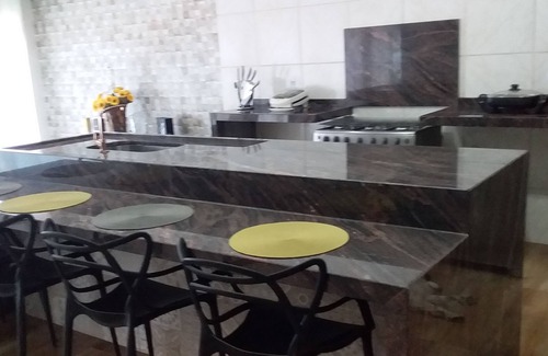 Peruibe House | Villa with swimming pool, barbecue and lots of greenery, close to the beach