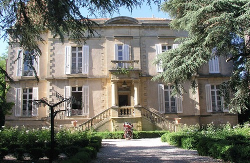Domazan Villa | Villa with trees 130 m2 in the vineyards with large swimming pool