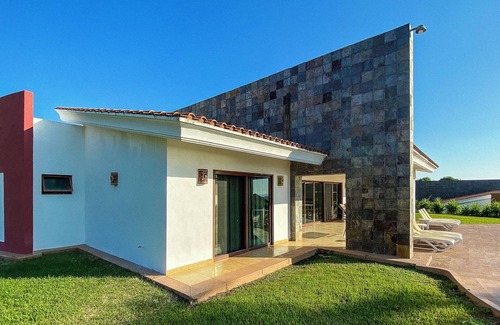 Santa Cruz Villa | Villa with wonderful ocean view and private pool, ideal for the whole family.