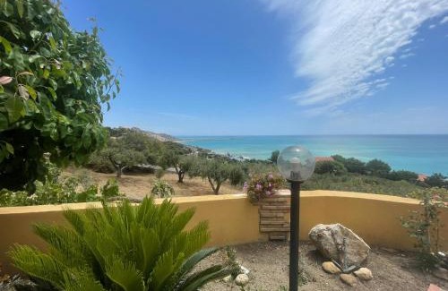 Licata Apartment | Villa Yellow House