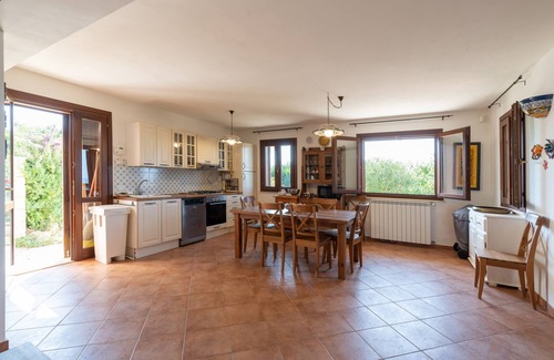 Partinico Villa | Villa 'Zagara' with pool, garden, terrace and Wi-Fi