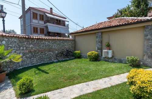 Elbasan Hotel | Villa Zoi A Stay to Remember I Guesthouse located inside the Castle of Elbasan on a historic Roman road Via Egnatia I Homemade Breakfast