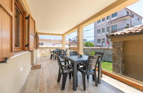 Elbasan Hotel | Villa Zoi A Stay to Remember I Guesthouse located inside the Castle of Elbasan on a historic Roman road Via Egnatia I Homemade Breakfast