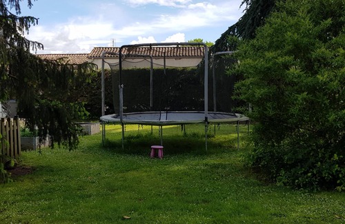 Cezac Cottage | Village center, the charm of the old, completely renovated in Cezac