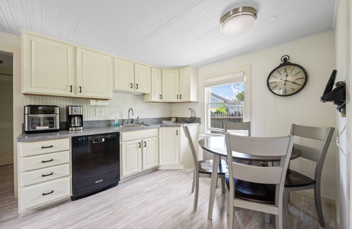 Southampton House | Village gem walk to Main Street fenced in property