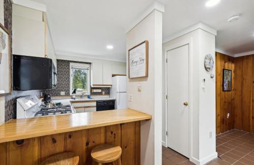 Stowe Area House | Village Green 10C