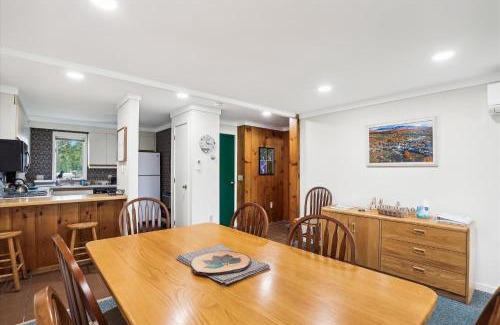 Stowe Area House | Village Green 10C