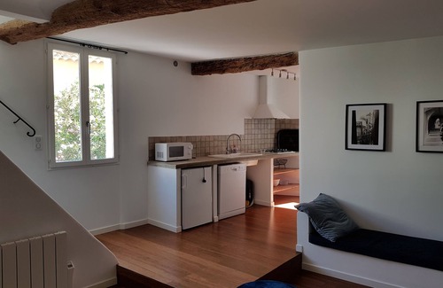 L'Isle-sur-la-Sorgue House | village house in the center