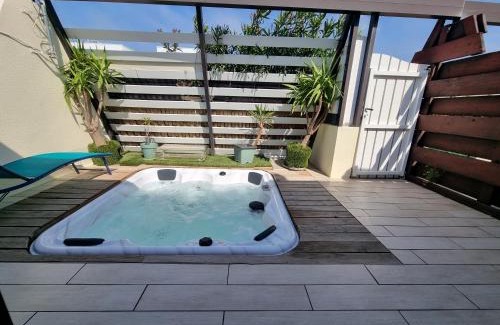 Naturist Village Apartment | Village Naturiste Merveilleuse Villa Port Nature