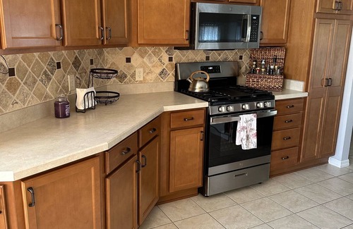 Mallory Square House | Village of Mallory, Close to Sumter Landing Sq. 3BD, 2Bath with Gas Golf Cart.