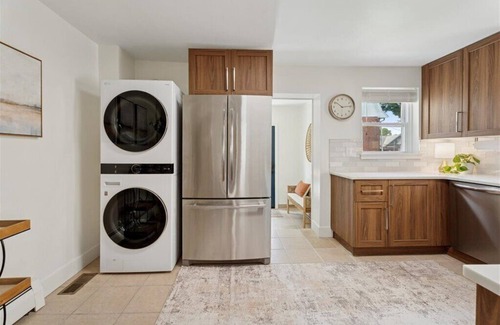 Ardmore House | Villanova,Haverford Homecomingnshort walk to Main Line Restaurants and Shops!
