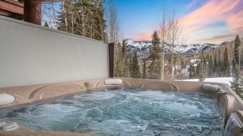 Mountain Village House | Villas At Tristant 137 by AvantStay Ski In Ski Out Home w Panoramic Views Hot Tub