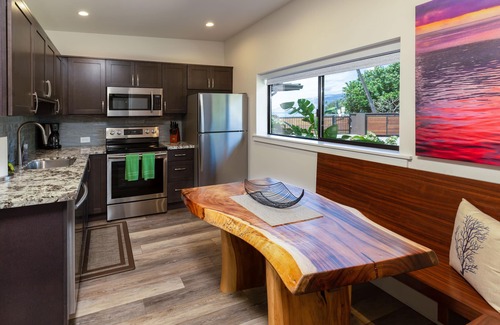 Kihei Villa | Villas By The Cove, Villa 8 · 1 Bedroom Villa with Ocean Views, Steps to Beach