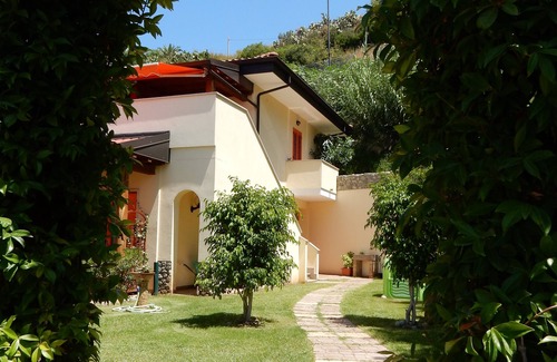 Santa Maria House | villas just by the sea