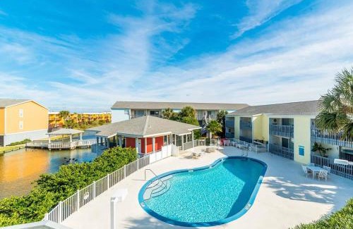 Pensacola Beach Apartment | Villas on the Gulf unit E4