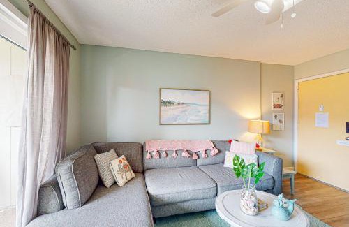 Pensacola Beach Apartment | Villas on the Gulf A1