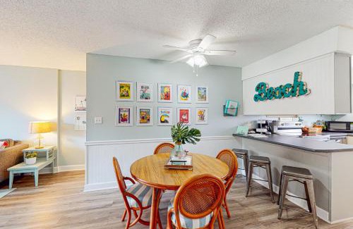 Pensacola Beach Apartment | Villas on the Gulf A1