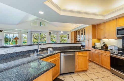 Kaiulani Condo | Villas On The Prince 29, Golf course & Magnificent mountain views.