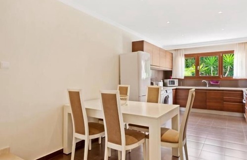 Marbella City Centre Cottage | Villas puerto banus marbella by Lodgerstrip budget holidays
