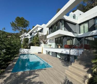 Pinares de San Anton Villa | Villas San Anton with Pool