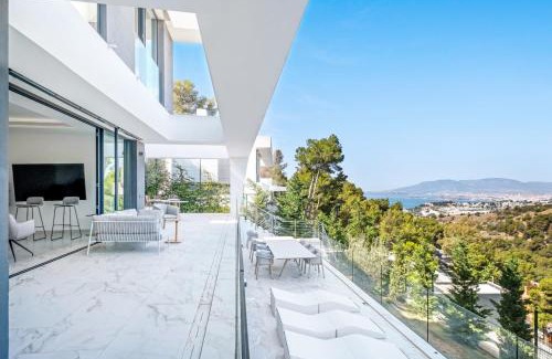 Pinares de San Anton Villa | Villas San Anton with Pool