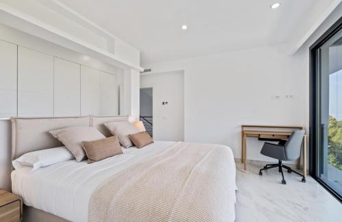 Pinares de San Anton Villa | Villas San Anton with Pool