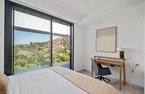 Pinares de San Anton Villa | Villas San Anton with Pool